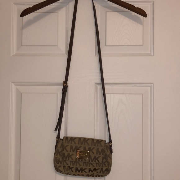 Michael Kors Purse - Picture 4 of 4